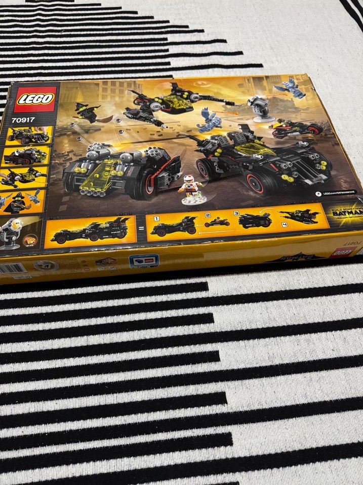 LEGO Batman Batmobile 70917 Seti - Görsel 2