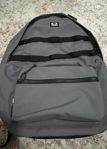 Gri Fermuarlı Kadın Sırt Çantası - Görsel 3