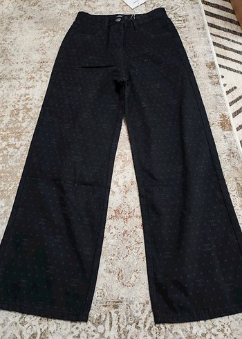 Chanel Siklik Ve Rahatlik Siyah Monogramli Genis Paca Pantolon