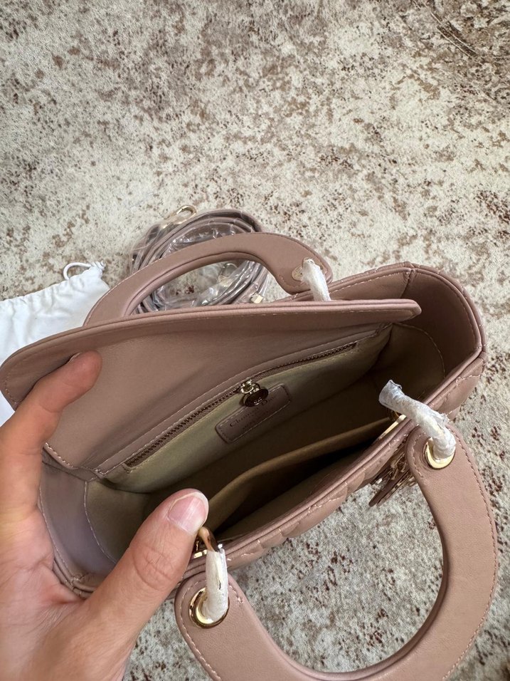 Dior Bej Kapitone El Çantası — görsel 3/8