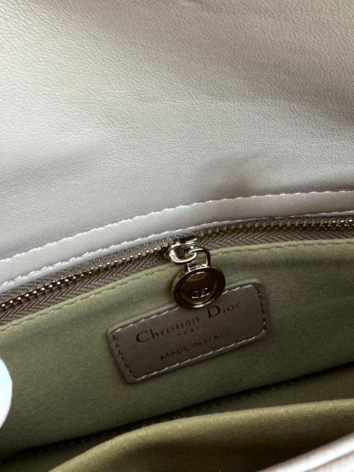 Dior Bej Kapitone El Çantası — görsel 4/8
