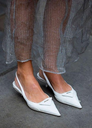 Prada Minimal Beyaz Sivri Topuklu Slingback