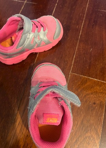 Orjinal NİKE Kız Çocuk Pembe Gri Cırt Cırtlı Spor Ayakkabı - Görsel 4