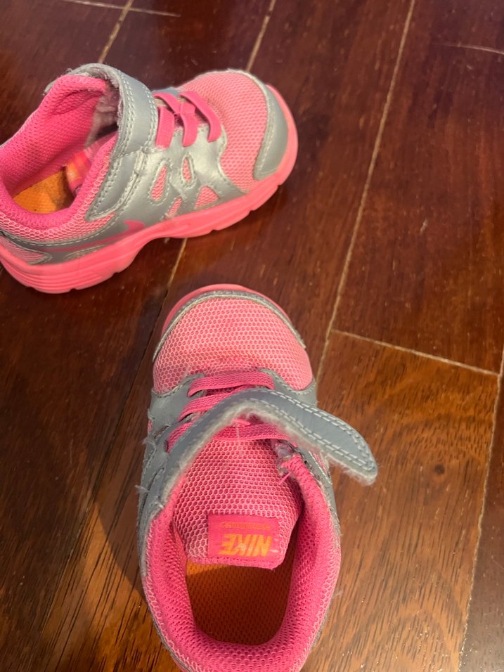 Orjinal NİKE Kız Çocuk Pembe Gri Cırt Cırtlı Spor Ayakkabı - Görsel 4
