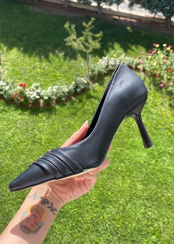 36 Beden siyah Renk Tokalı Siyah Stiletto Topuklu Kadın Ayakkabı