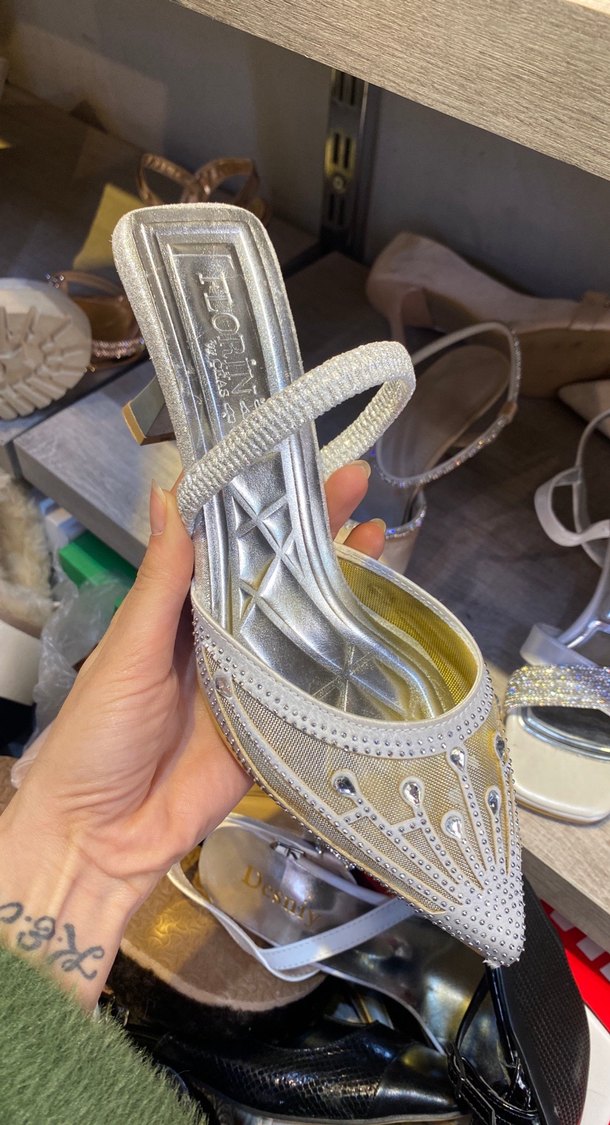 Beyaz İşlemeli Payetli İnce Topuklu Kadın Ayakkabı - Görsel 4