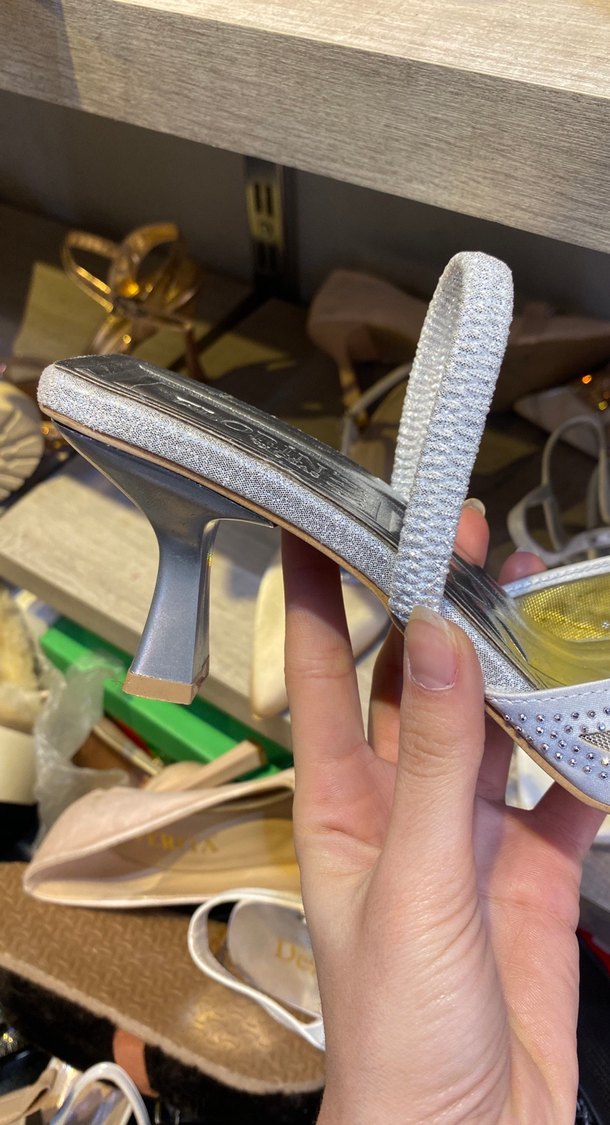 Beyaz İşlemeli Payetli İnce Topuklu Kadın Ayakkabı - Görsel 2