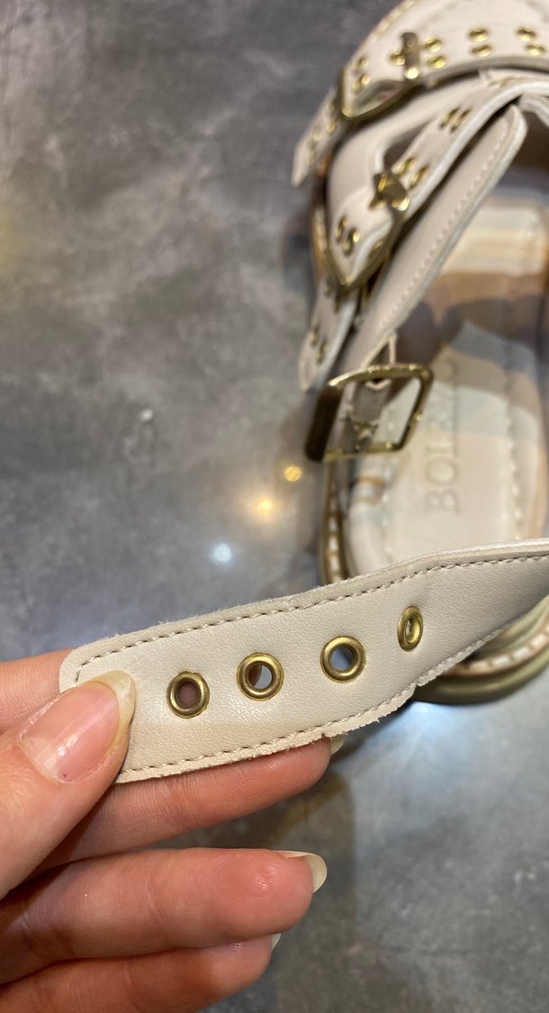 Beyaz Tokalı Platform Topuklu Kadın Sandalet - Görsel 3