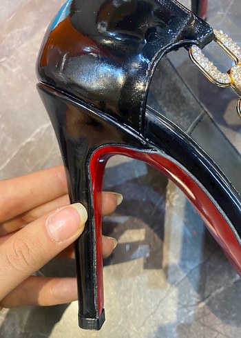 37 Beden siyah Renk Stok için mesaj atınız