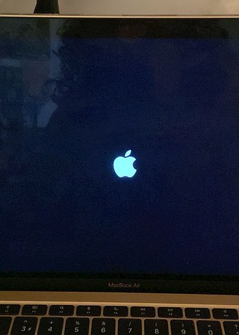 Apple Pembe MacBook Air m1 dizüstü bilgisayar