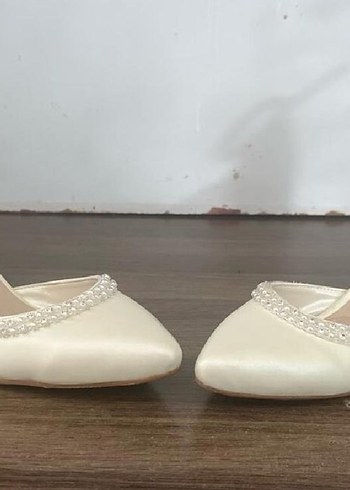 İnci Detaylı Beyaz Dolgu Topuklu Abiye Ayakkabı - Görsel 4