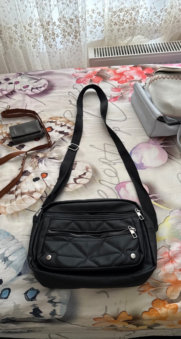 Siyah Deri Fermuarlı Çapraz Çanta - Görsel 2