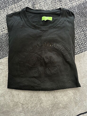 HUGO BOSS TSHIRT