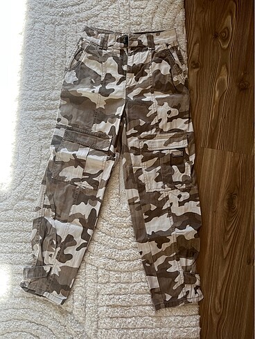 bershka kamuflaj desenli pantolon