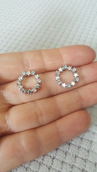 zara yıldız desen taşlı büyük halka küpe 