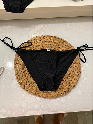 Siyah Bikini altı