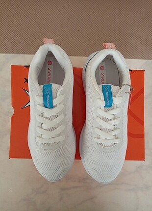 37 Beden beyaz Renk Kinetix Unisex Spor Ayakkabı 37 Numara Beyaz Renk