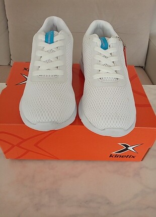 37 Beden Kinetix Unisex Spor Ayakkabı 37 Numara Beyaz Renk