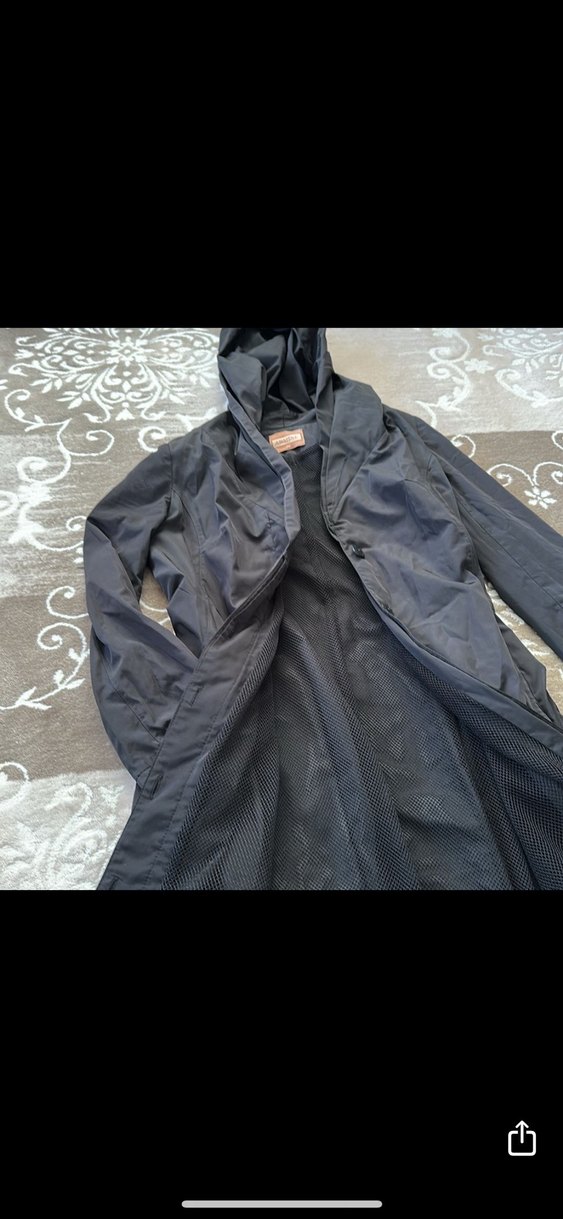 Drapeli Siyah Gotik Uzun Yağmurluk - Görsel 5