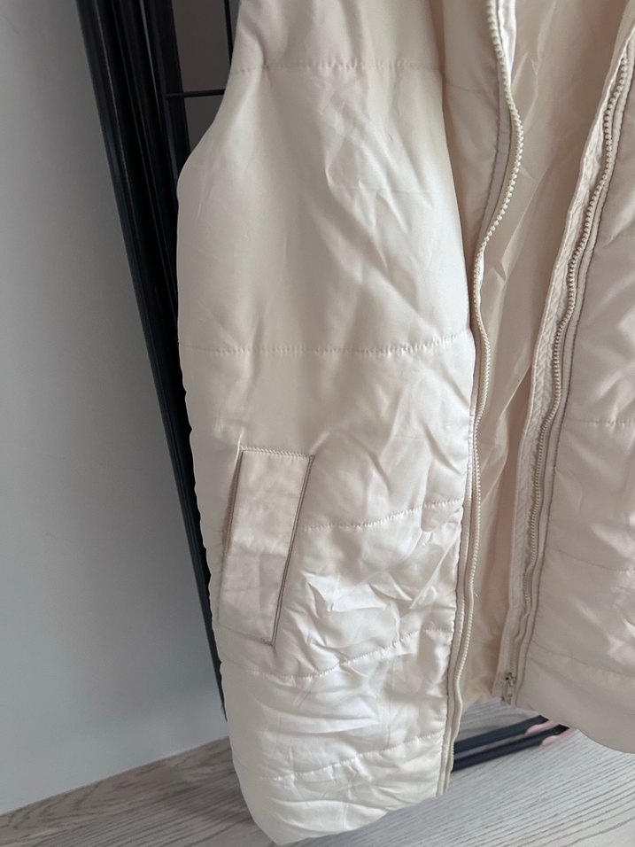 LCW Kadın Kapüşonlu Bej Şişme Yelek - Görsel 3