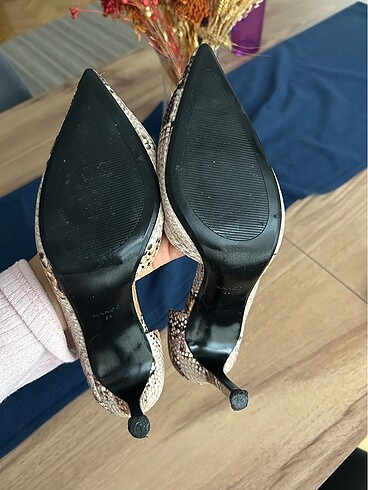 39 Beden Mango Yılan Derisi Stiletto