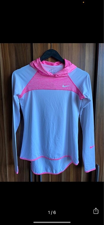 nike sweatshirt