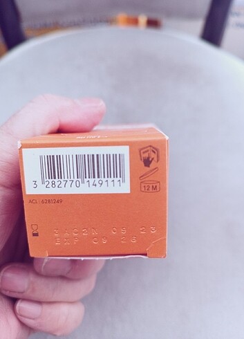 Avene Sıfır eczaneden alindi hiç kullanılmadi