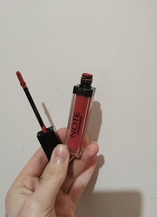 Note mineral lipgloss 