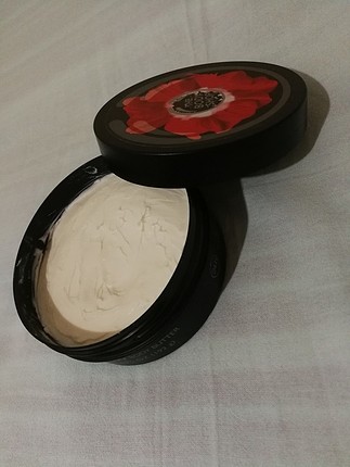 smoky poppy body butter