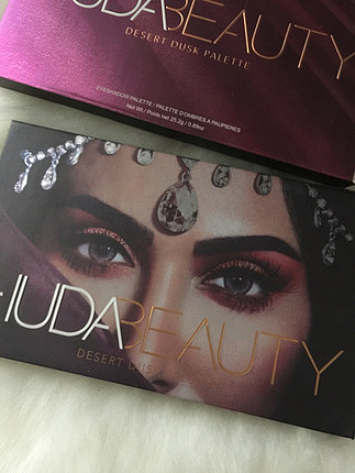Yeni huda beauty desert dusk far paleti