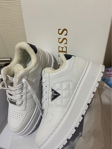 Guess sıfır ayakkabı içi tüylü