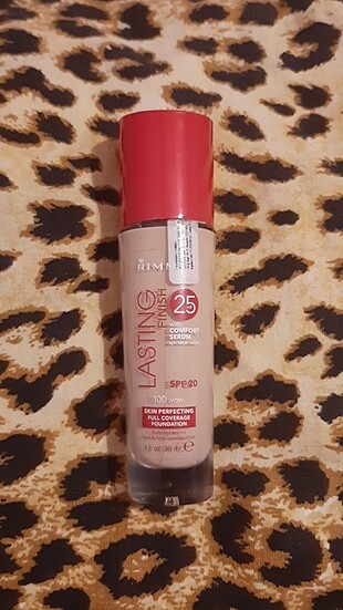 Rimmel Lasting Finish Fondöten Il