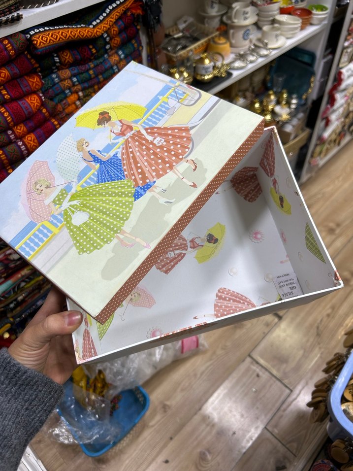 Vintage Baskı Hediye Kutusu - Görsel 3