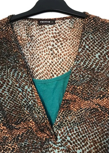 Kahverengi Yılan Desenli V Yakalı Kadın Bluz - Görsel 10