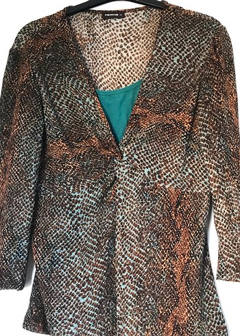 Kahverengi Yılan Desenli V Yakalı Kadın Bluz - Görsel 9