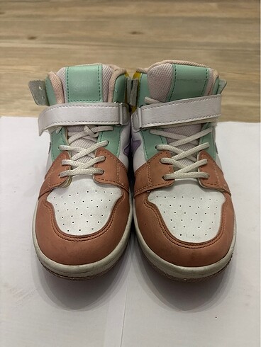 Spor ayakkabı 33 numara yeni gibi - Görsel 2