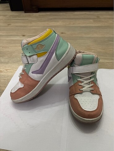 Spor ayakkabı 33 numara yeni gibi - Görsel 3
