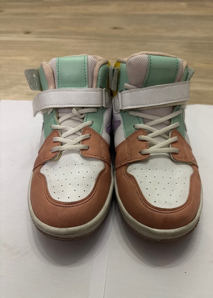 Spor ayakkabı 33 numara yeni gibi - Görsel 2