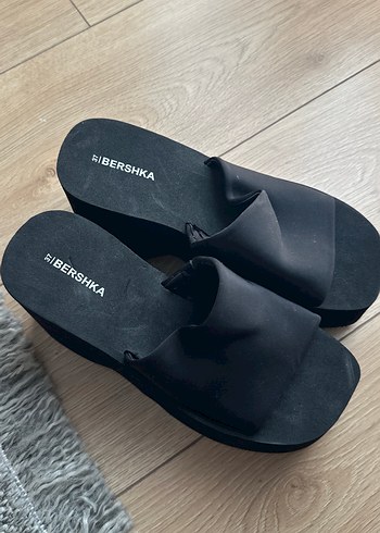 Bershka Bershka yazlık terlik yüksek Siyah Platform Topuklu Kadın Terlik