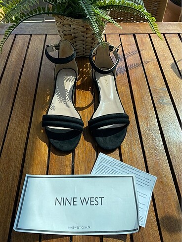 Nine West Sandalet