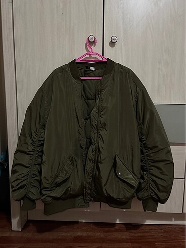 Bomber mont