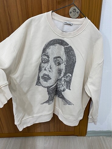 Zara sweatshirt