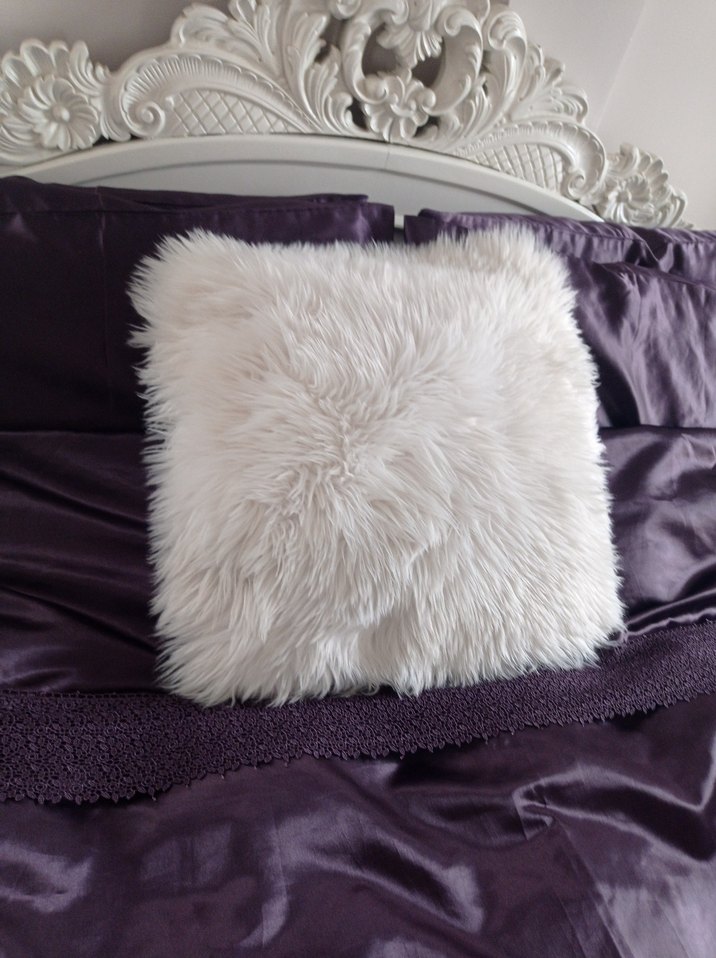 Beyaz Bohem Peluş Kırlent - Görsel 2