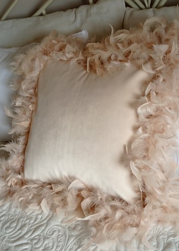 Pudra  bej Zara Tüylü otrisli Dekoratif Yastık - Görsel 4