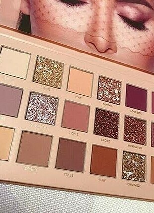 Huda beauty nude far paleti