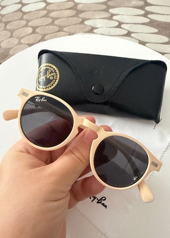 Ray Ban