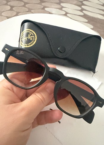 Ray Ban
