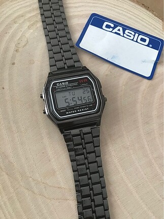 Casio retro saat