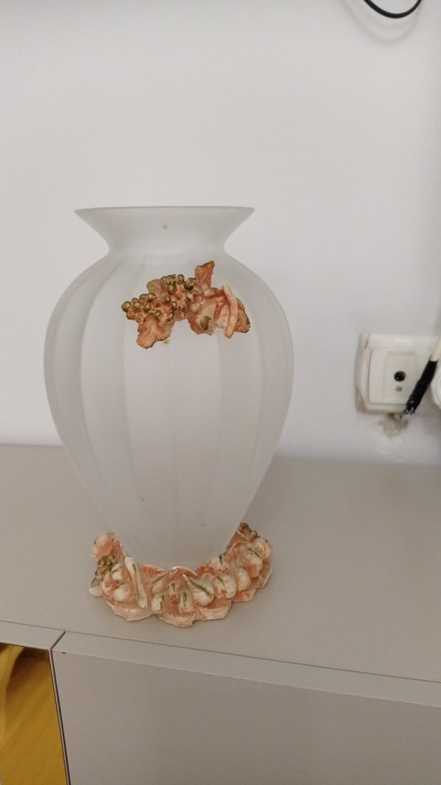 Beyaz Çiçek Detaylı Vazo - Görsel 2