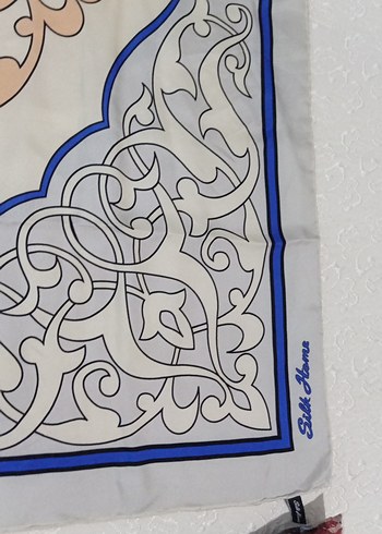 Zincir Detaylı Beyaz Kadın Fular - Görsel 2